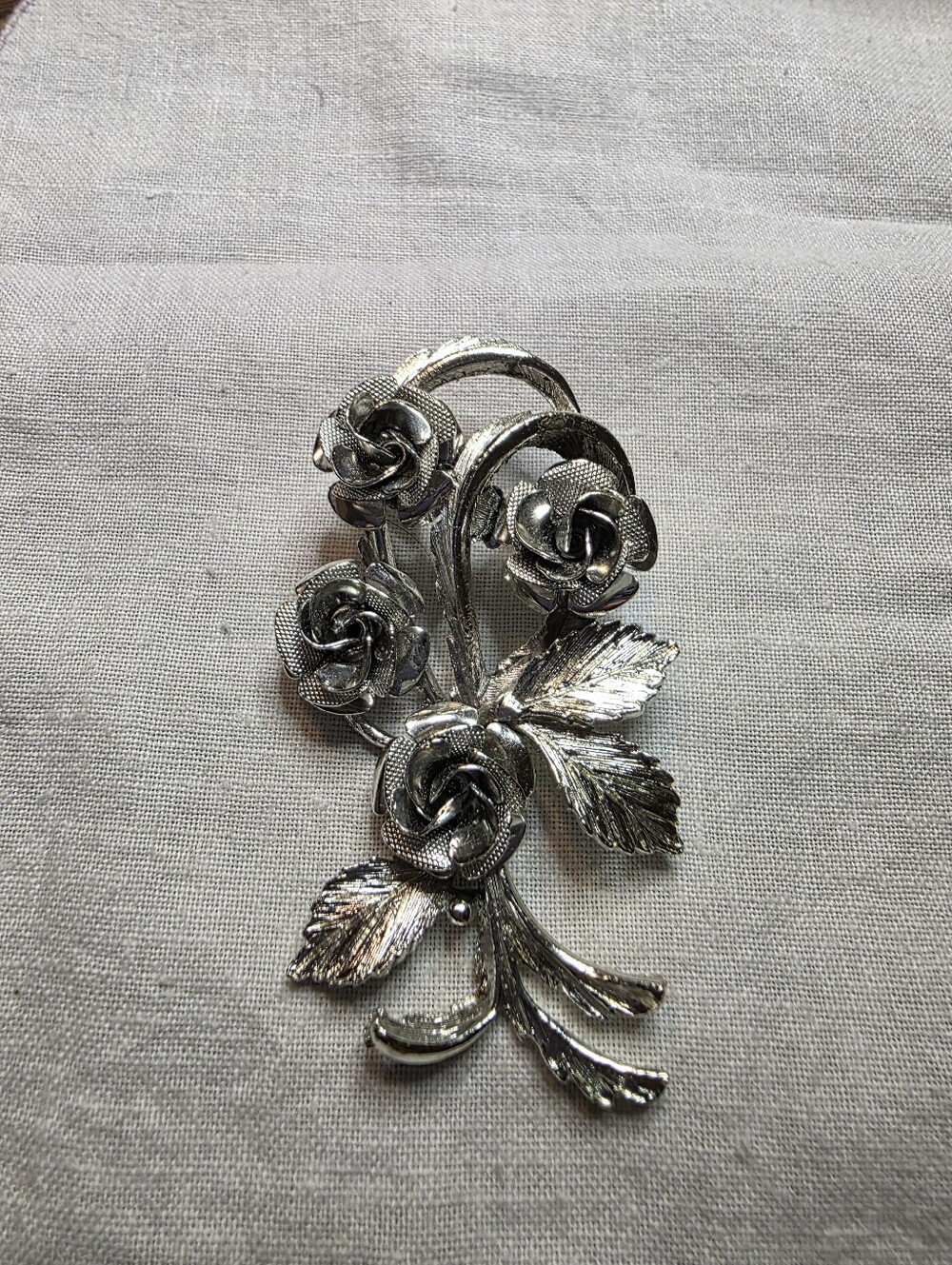 Beautiful Vintage Coro Silvertone Floral Brooch